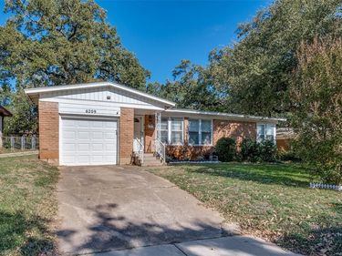 6209 Woodbine Drive, Fort Worth, TX 76112