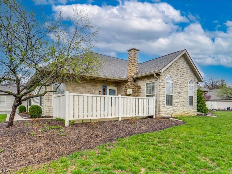 4201 Tannybrooke Lane NW, Unit 4C, Canton, OH 44718 Photo 2