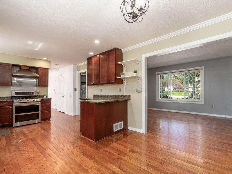 6869 Cedar Brook Place, New Albany, OH 43054 Photo 2