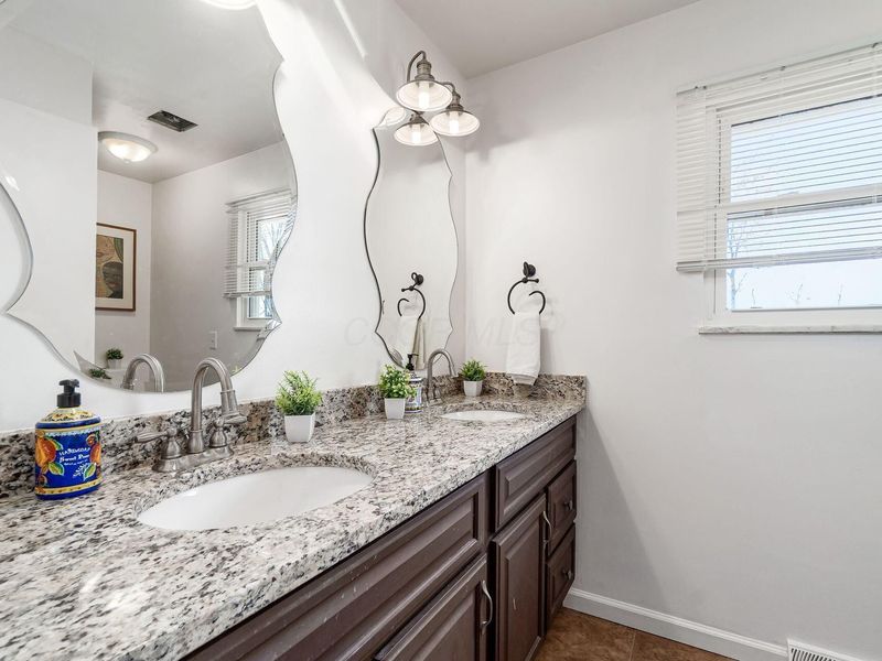 6869 Cedar Brook Place, New Albany, OH 43054 Photo 5