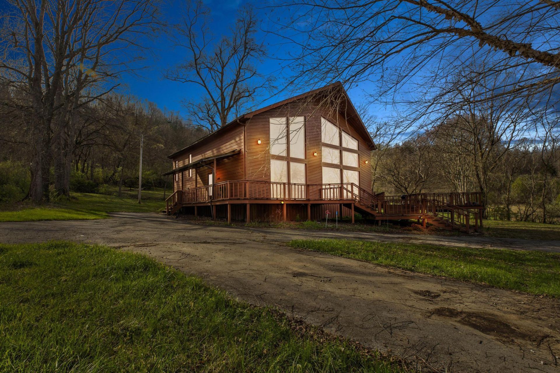 196 Twin Meadows Road, Booneville, KY 41314