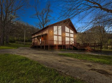 196 Twin Meadows Road, Booneville, KY 41314