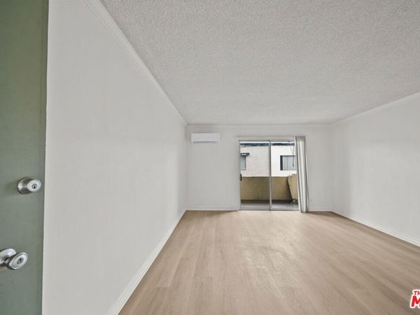 8371 Northgate Avenue, Unit 16, Canoga Park, CA 91304