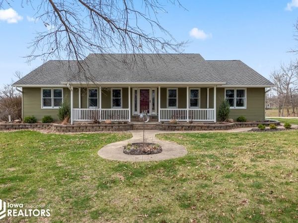 10 Country Club Drive, Bloomfield, IA 52537