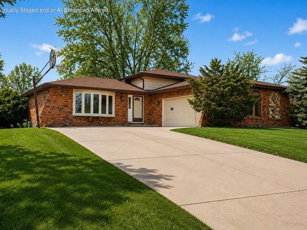 1379 Leeward Road, Crown Point, IN 46307