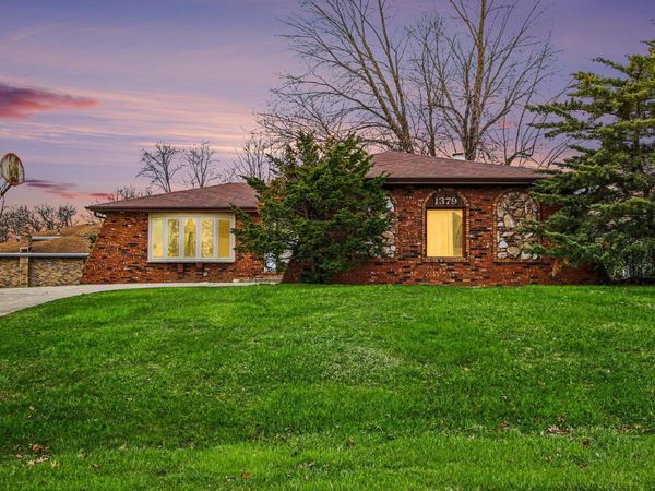 1379 Leeward Road , Crown Point, IN 46307