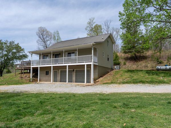 1819 Lawrenceburg Hwy , Waynesboro, TN 38485