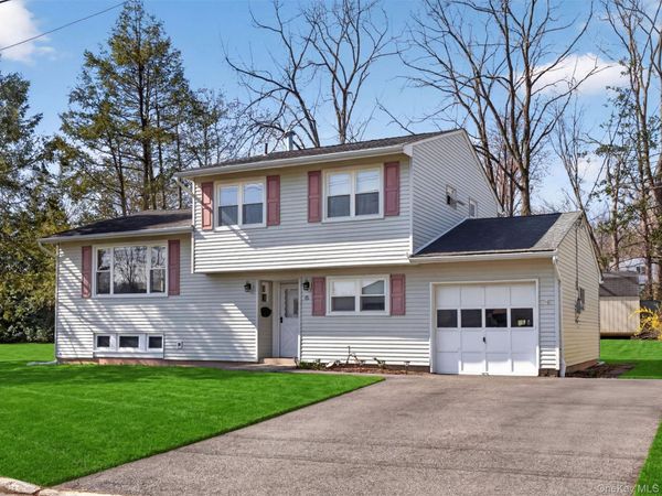 15 Cypress Lane, Orangeburg, NY 10962