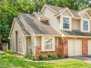 886 Whisperwood Trail, Fenton, MI 48430