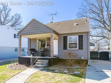 22644 Maxine Street, St. Clair Shores, MI 48080