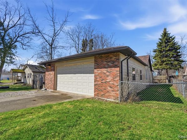 114 Waterly Avenue, Waterford Twp, MI 48328