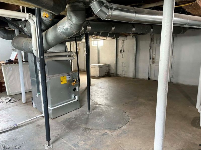 990 N TRIMBLE Road , Mansfield, OH 44906 Photo 8