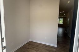 836 Huxley Lane photo 4
