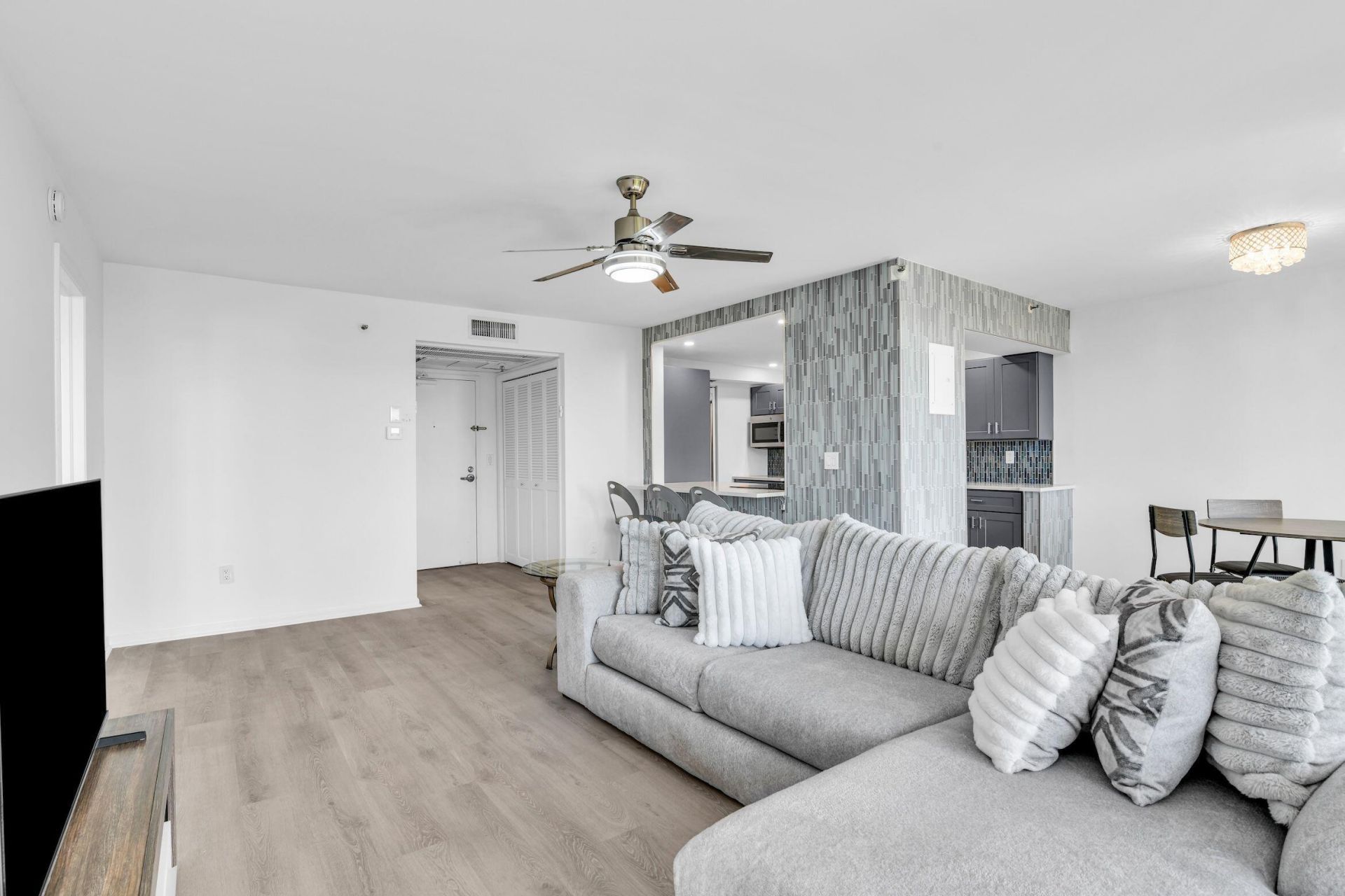 859 Jeffery Street Se, Unit 5090, Boca Raton, FL 33487 Photo