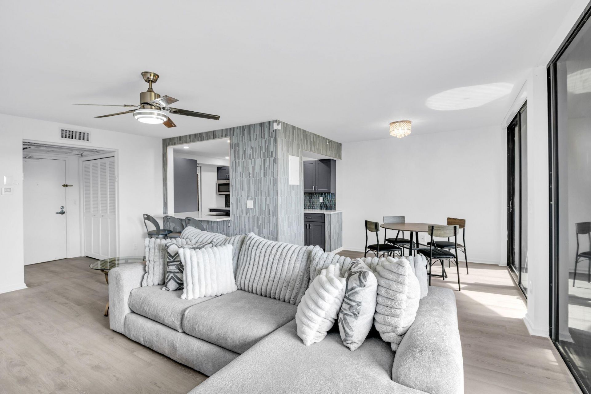 859 Jeffery Street Se, Unit 5090, Boca Raton, FL 33487 Photo