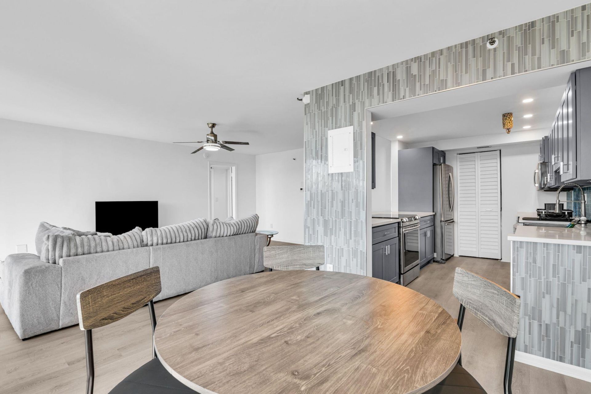 859 Jeffery Street Se, Unit 5090, Boca Raton, FL 33487 Photo