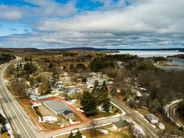 300 Philip Street W, Lake Leelanau, MI 49653