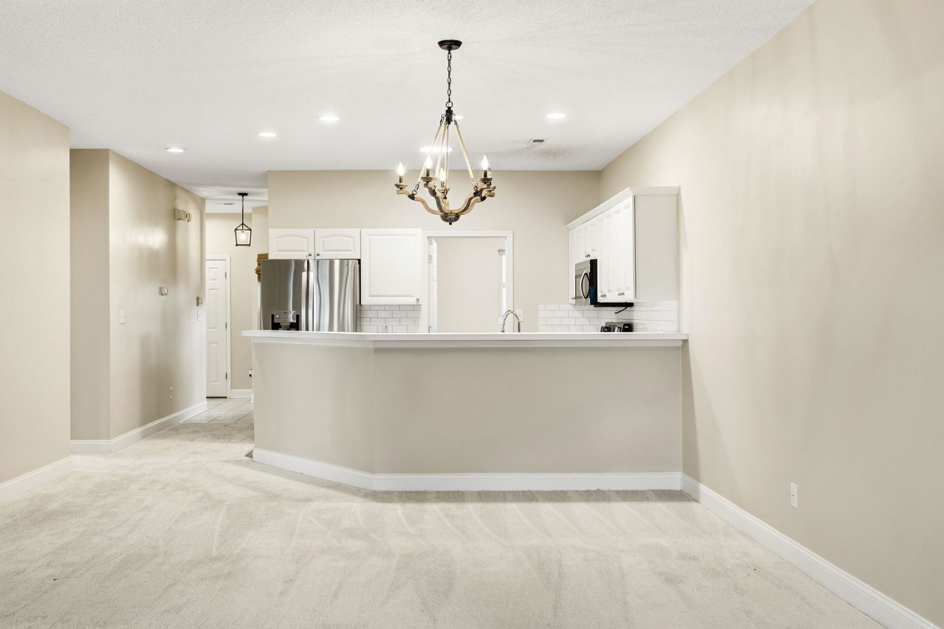 5049 Glenbrook Dr. Photo 10