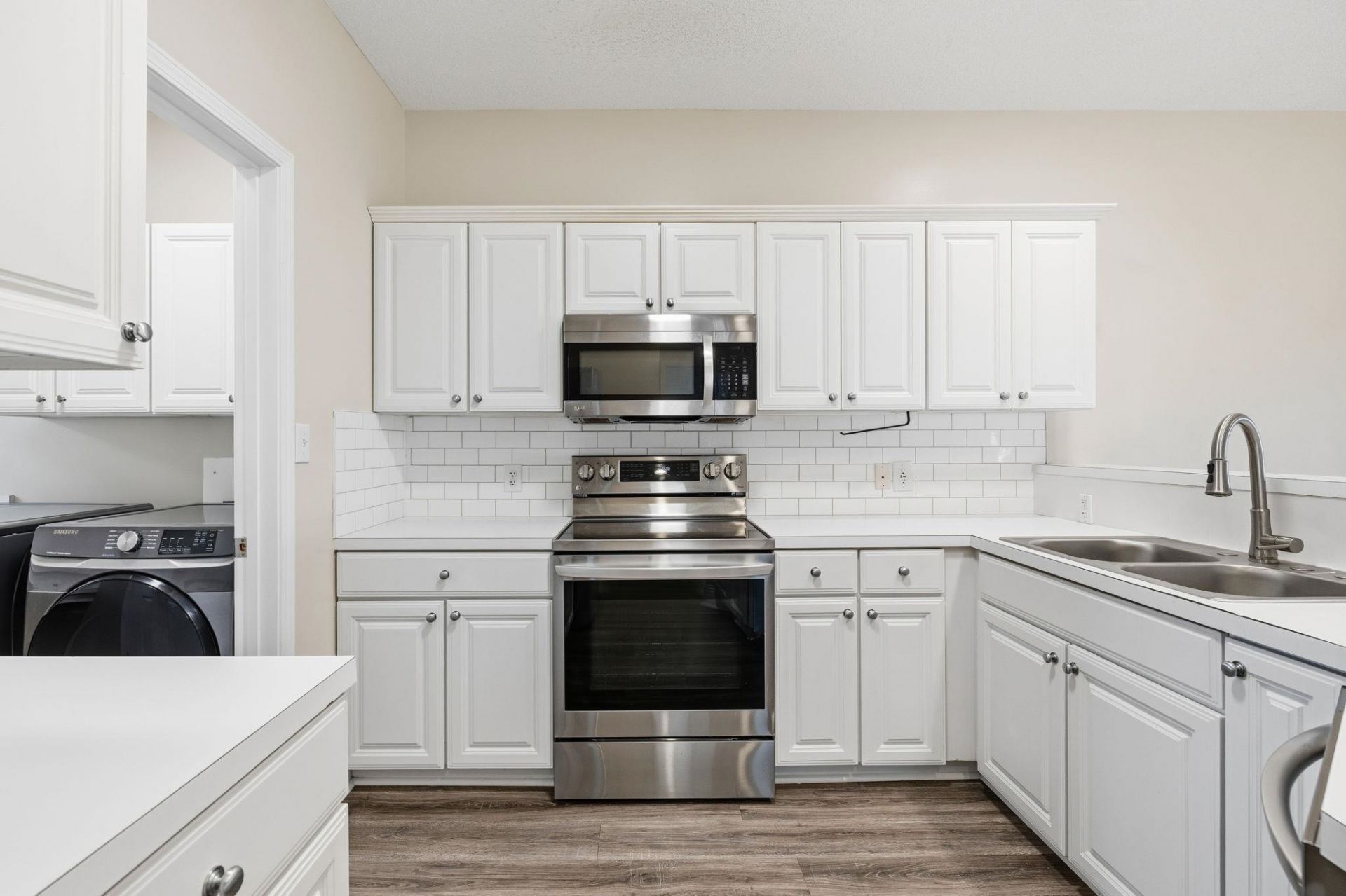 5049 Glenbrook Dr.  Photo 10