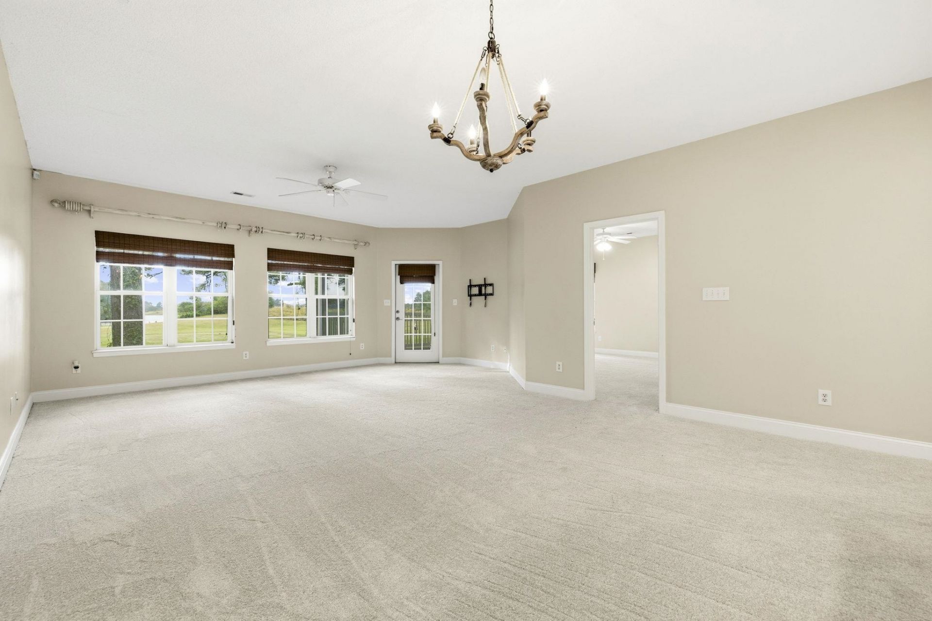 5049 Glenbrook Dr. Photo 14