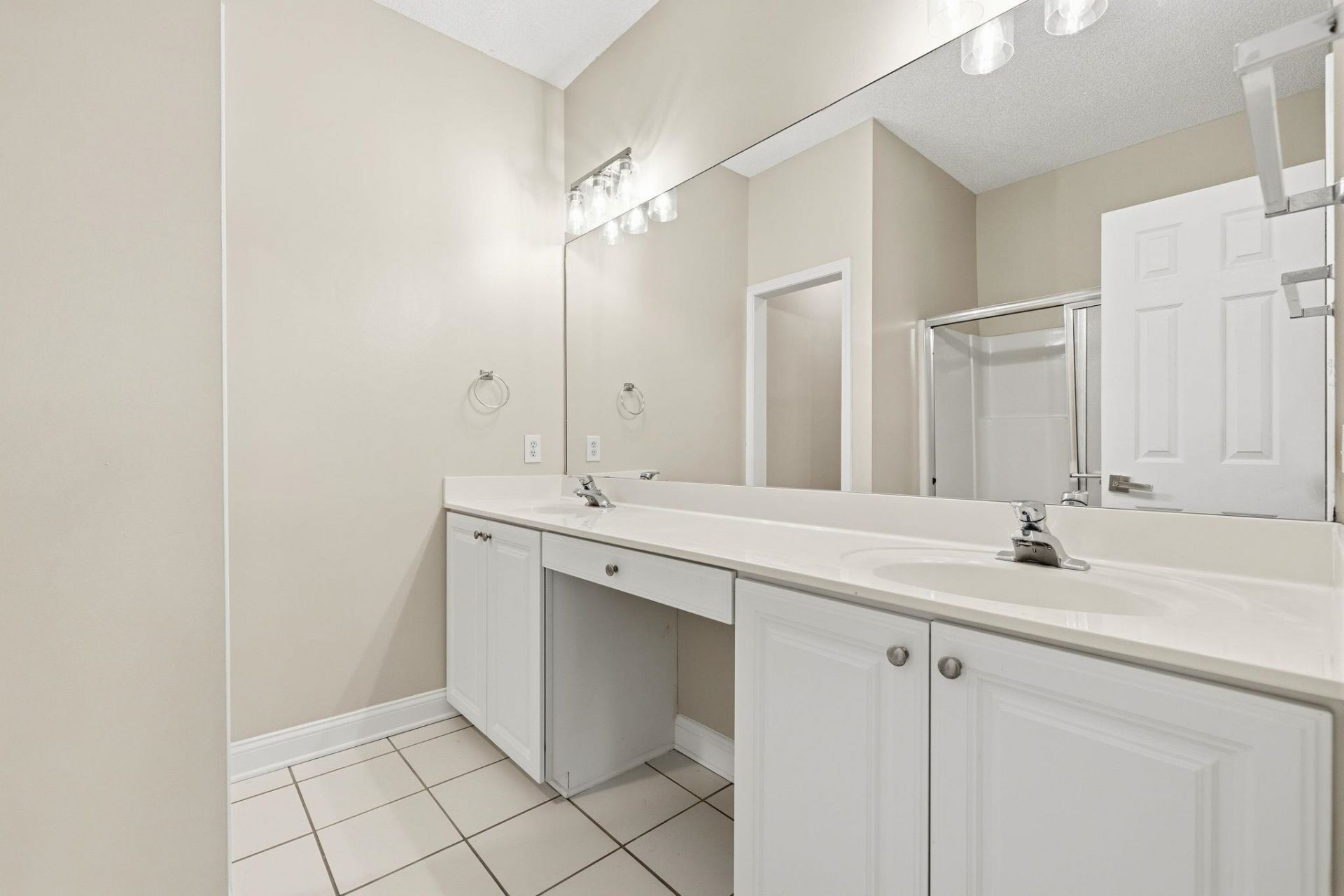5049 Glenbrook Dr. Photo 20