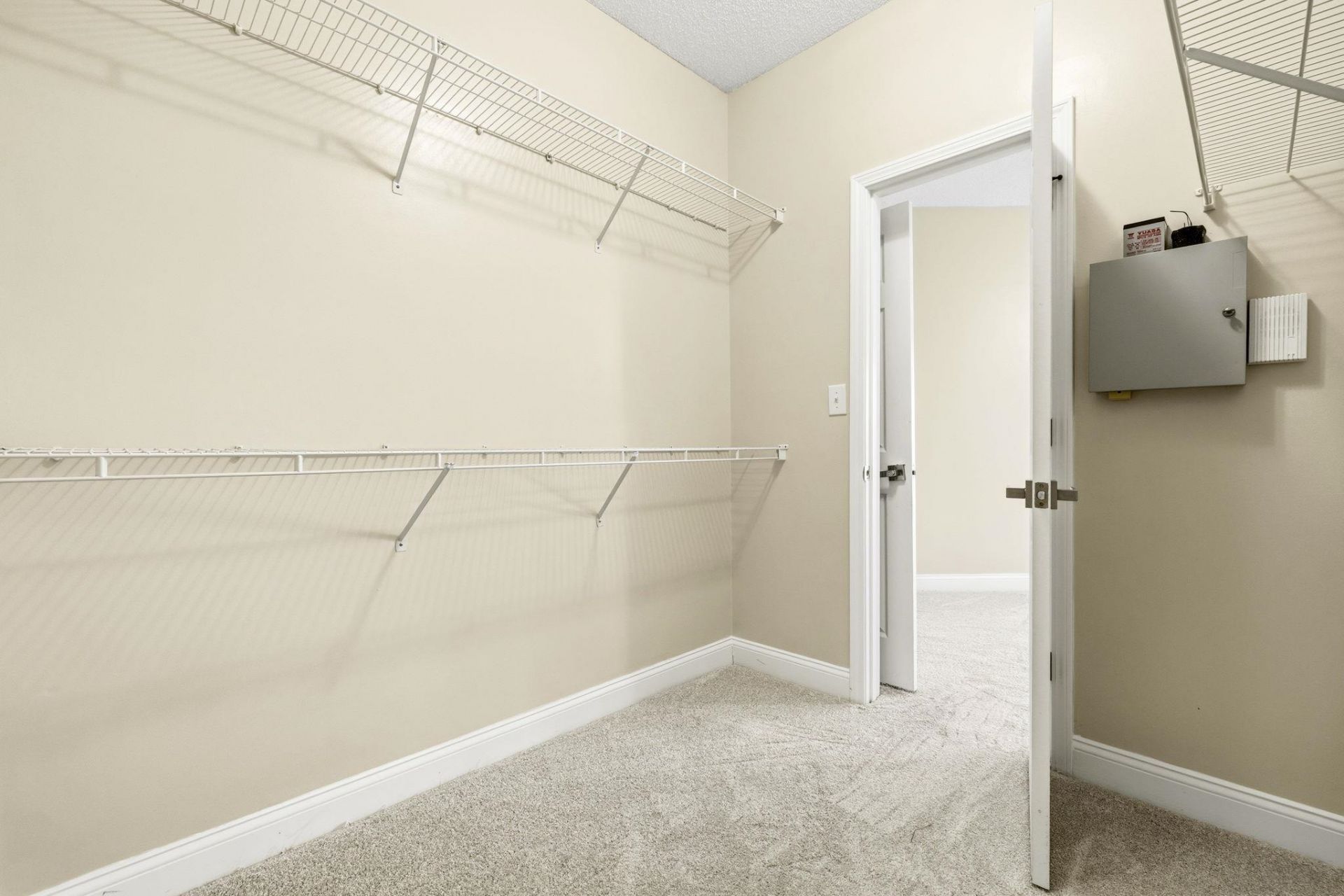 5049 Glenbrook Dr. Photo 23