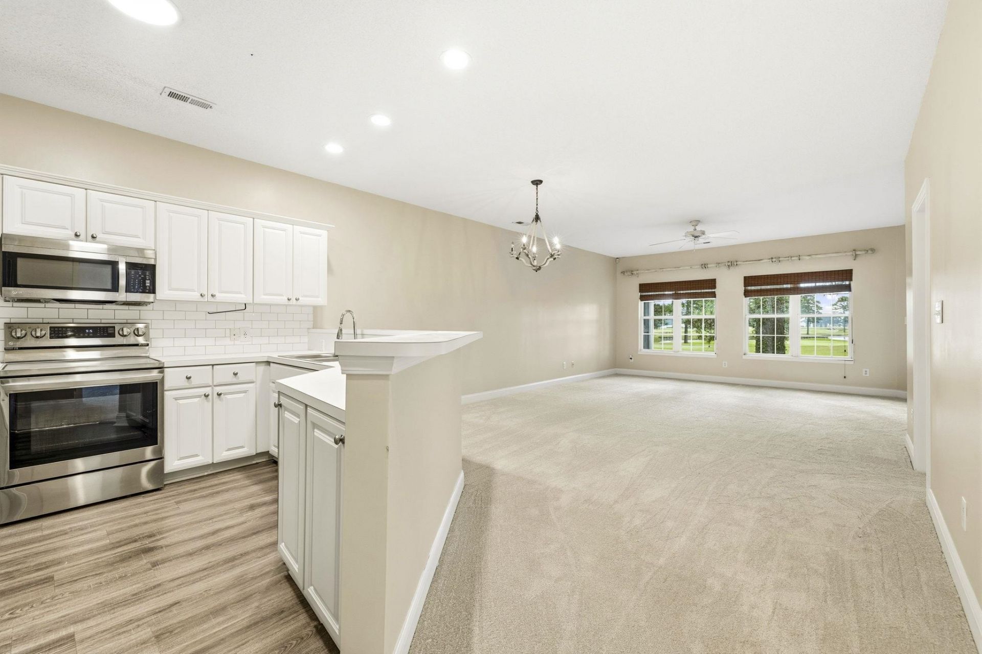 5049 Glenbrook Dr. Photo 4