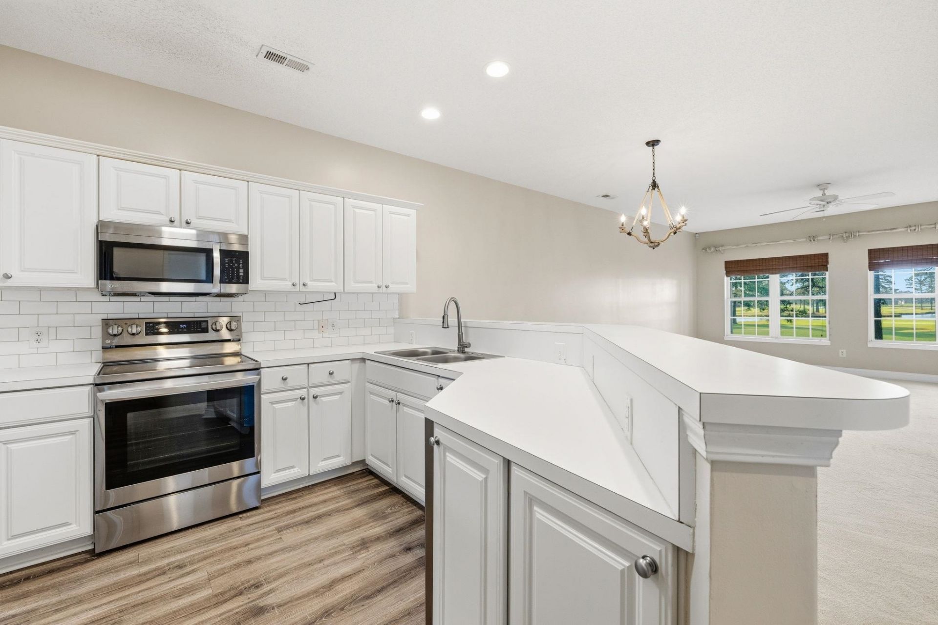 5049 Glenbrook Dr. Photo 7