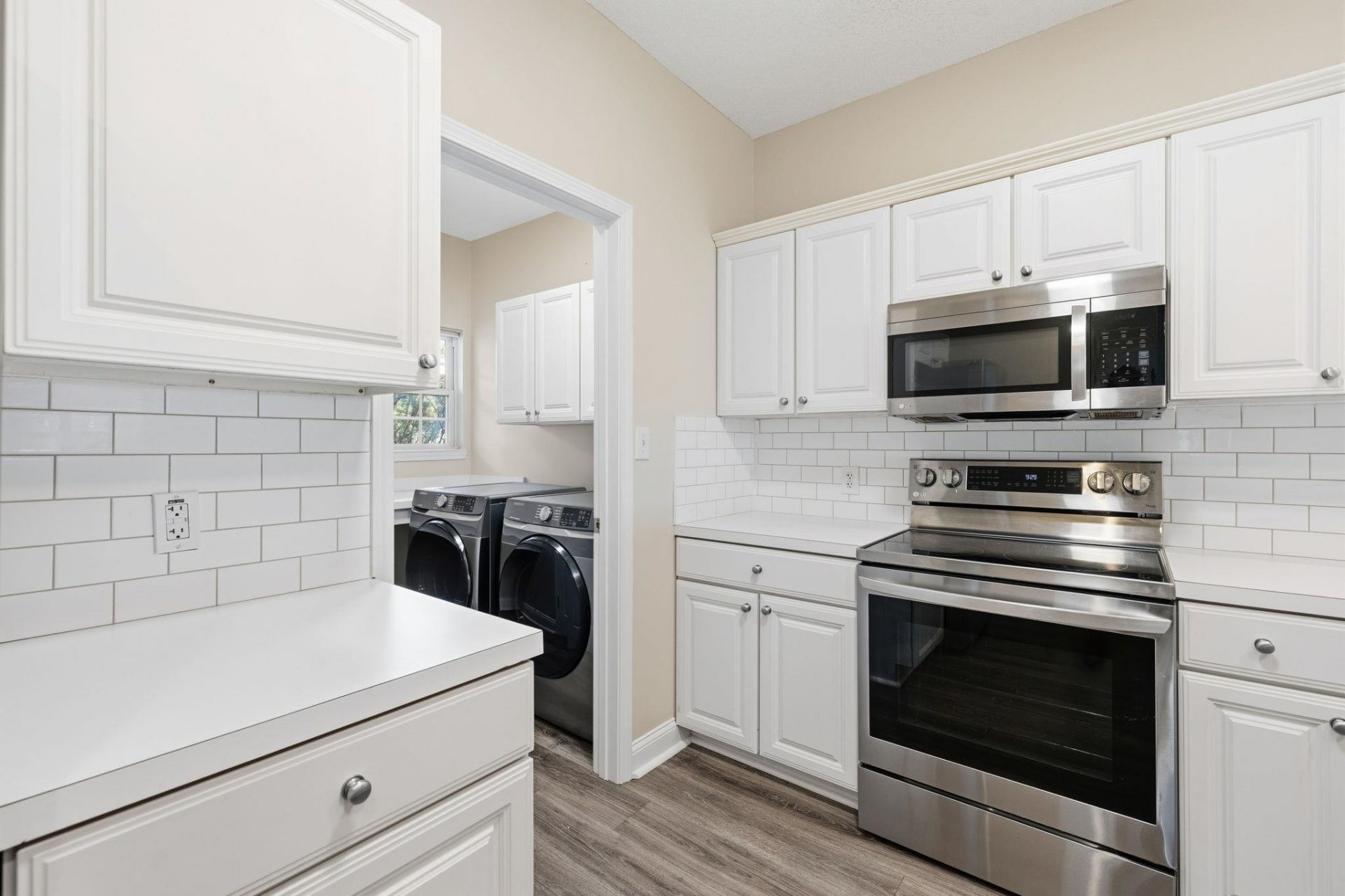 5049 Glenbrook Dr. Photo 8