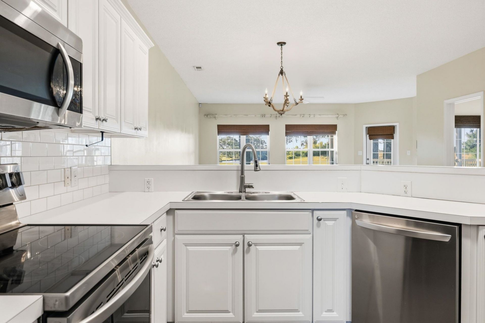 5049 Glenbrook Dr. Photo 9