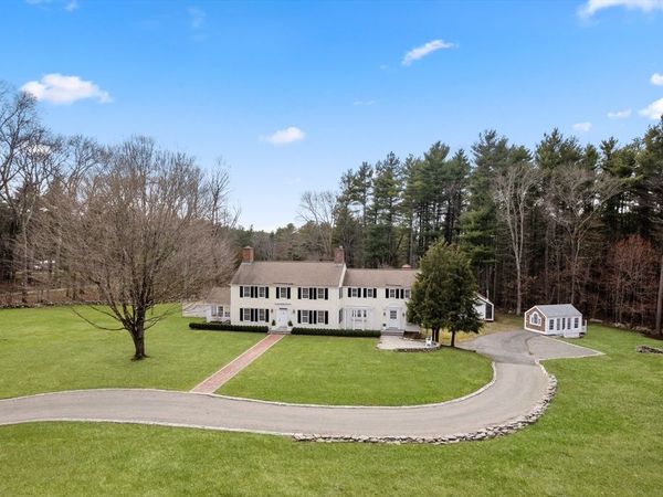 85 Strawberry Hill St, Dover, MA 02030