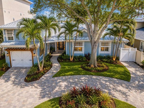 845 BAY ESPLANADE, CLEARWATER BEACH, FL 33767