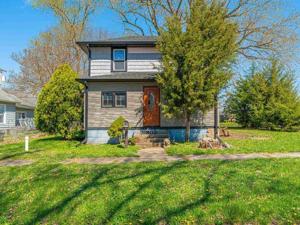 302 4TH Street, Lincoln, IL 62656