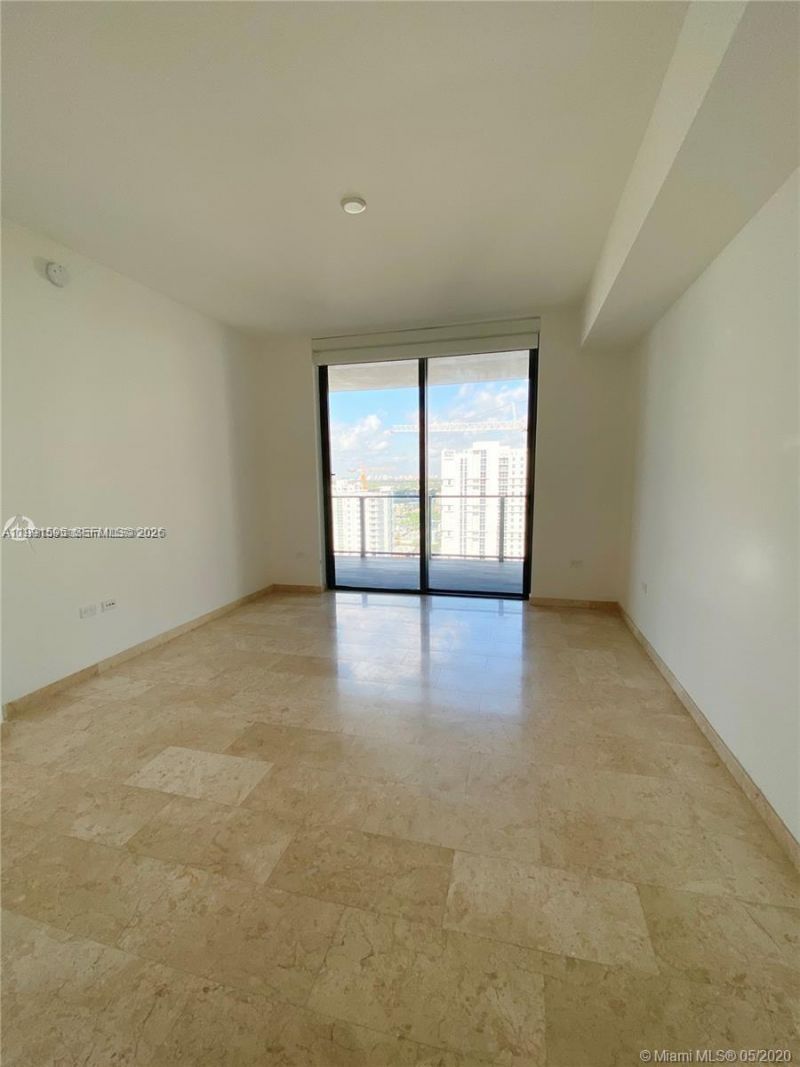 88 SW 7th St, Unit 1404, Miami, FL 33130 Photo