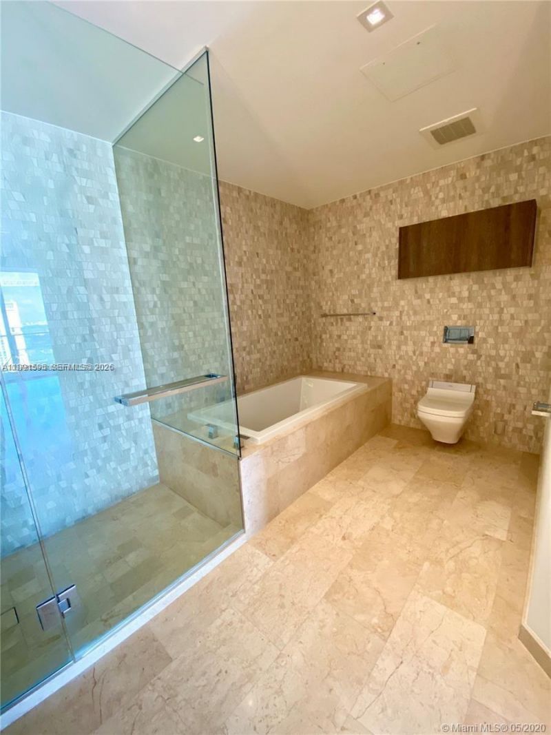 88 SW 7th St, Unit 1404, Miami, FL 33130 Photo