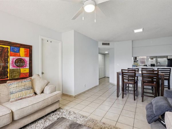 9930 Twin Lakes Dr, Unit 7-L, Coral Springs, FL 33071