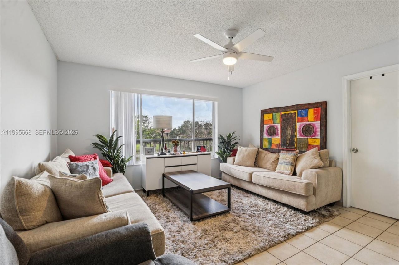 9930 Twin Lakes Dr, Unit 7-L, Coral Springs, FL 33071 Photo