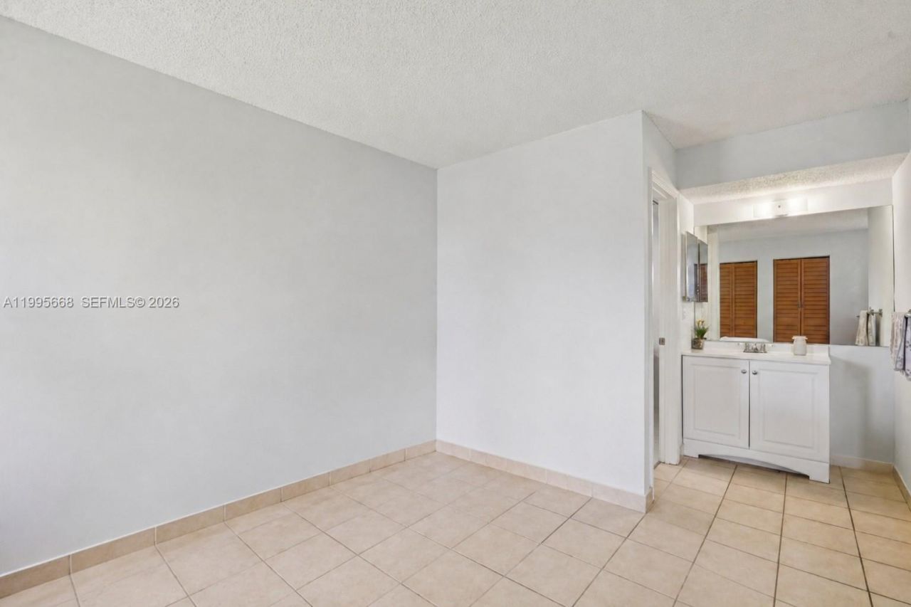 9930 Twin Lakes Dr, Unit 7-L, Coral Springs, FL 33071 Photo