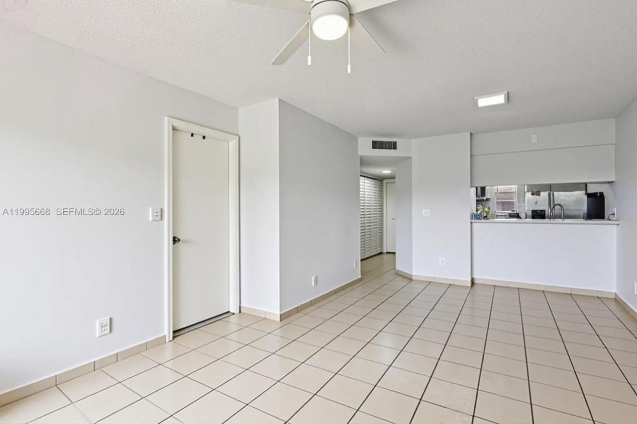 9930 Twin Lakes Dr, Unit 7-L, Coral Springs, FL 33071 Photo