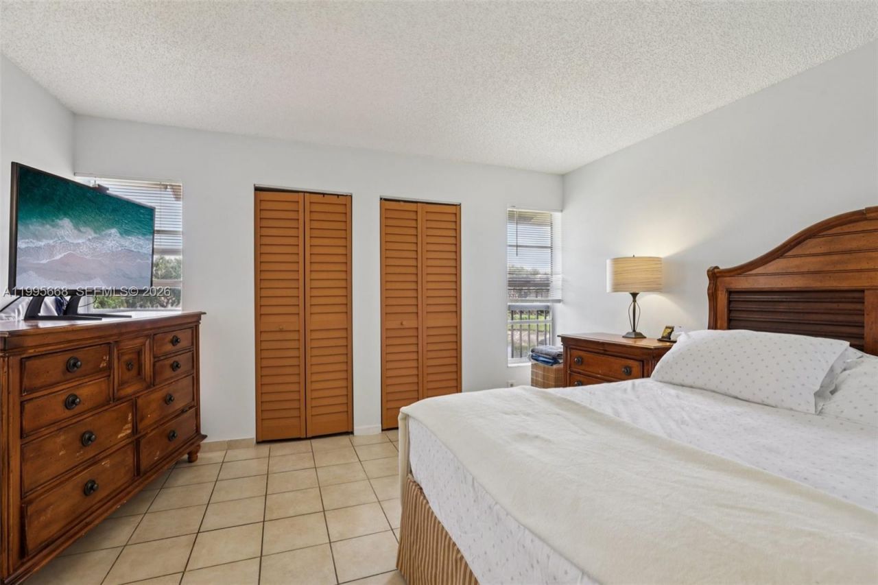 9930 Twin Lakes Dr, Unit 7-L, Coral Springs, FL 33071 Photo