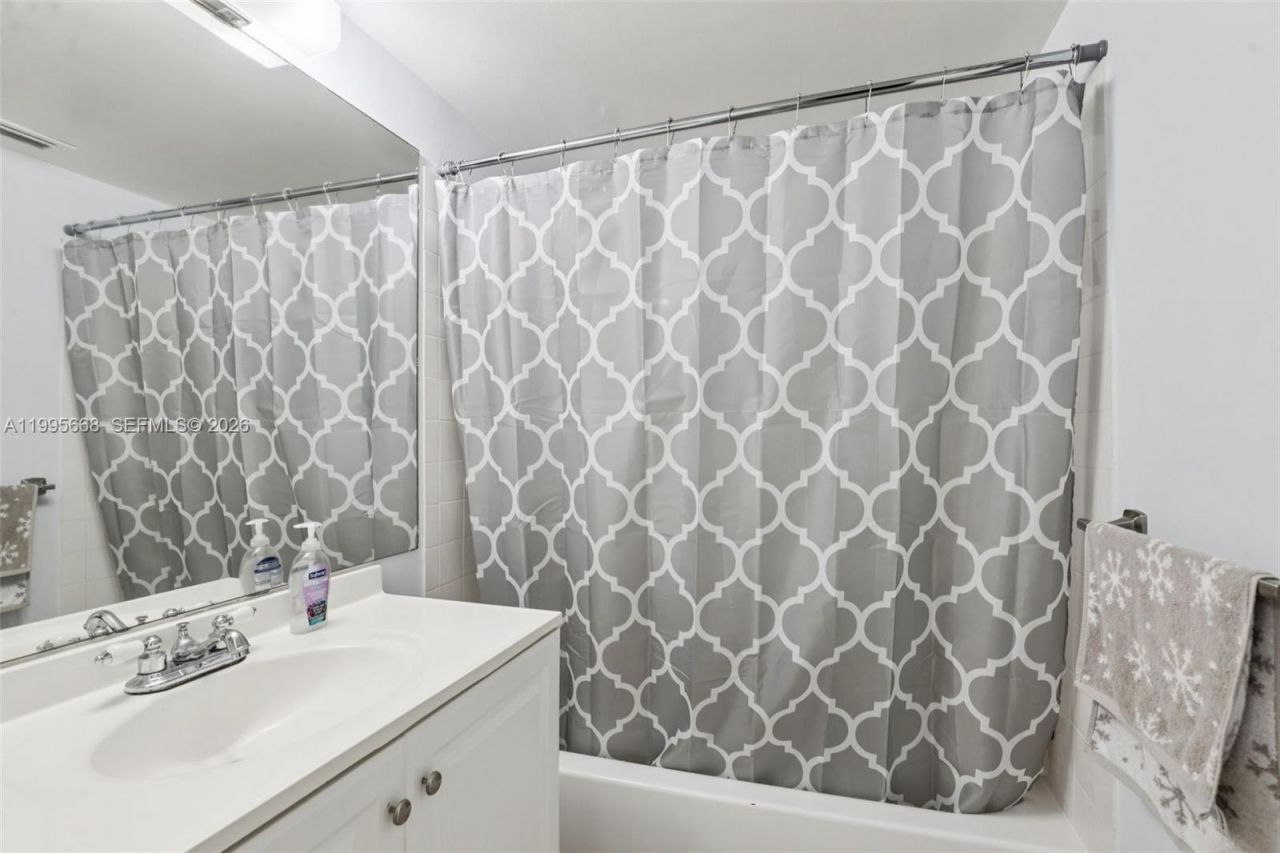 9930 Twin Lakes Dr, Unit 7-L, Coral Springs, FL 33071 Photo