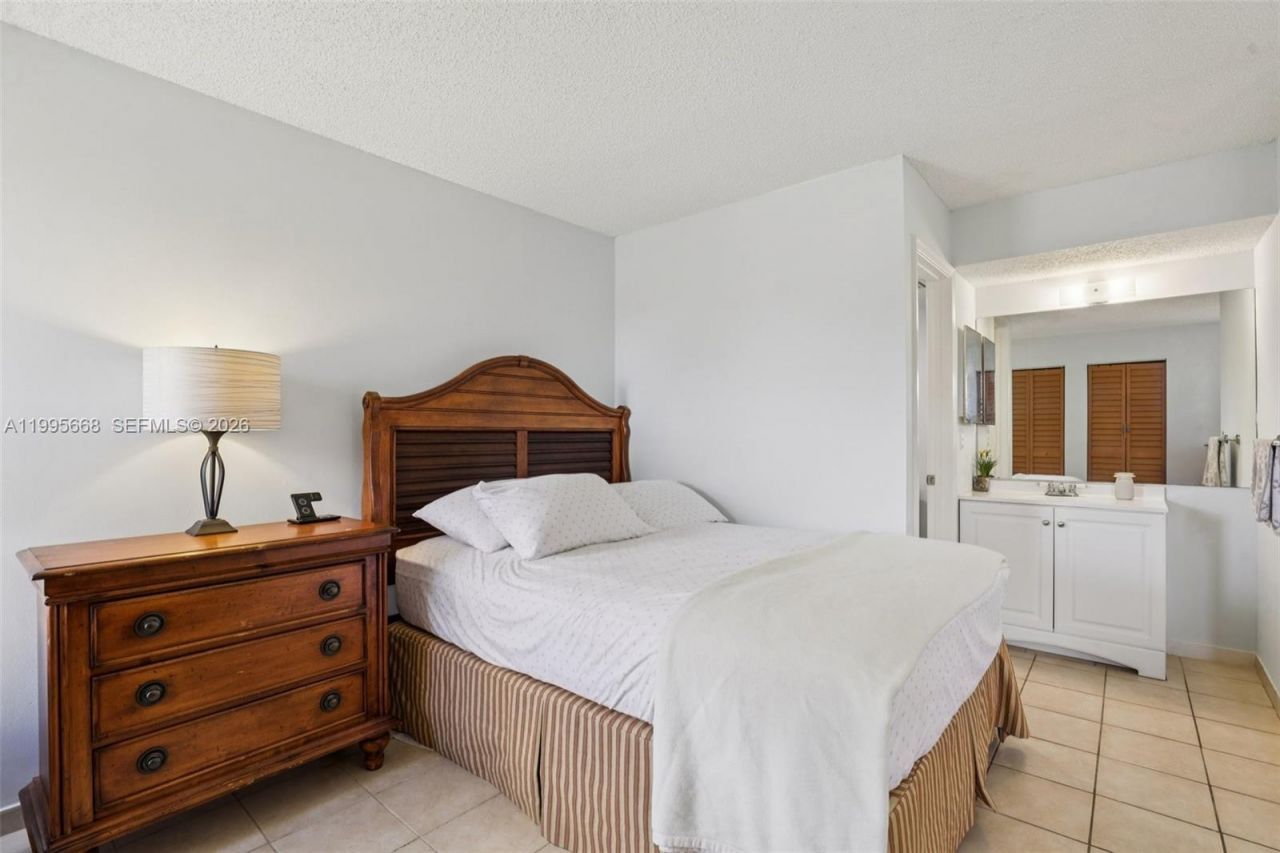 9930 Twin Lakes Dr, Unit 7-L, Coral Springs, FL 33071 Photo