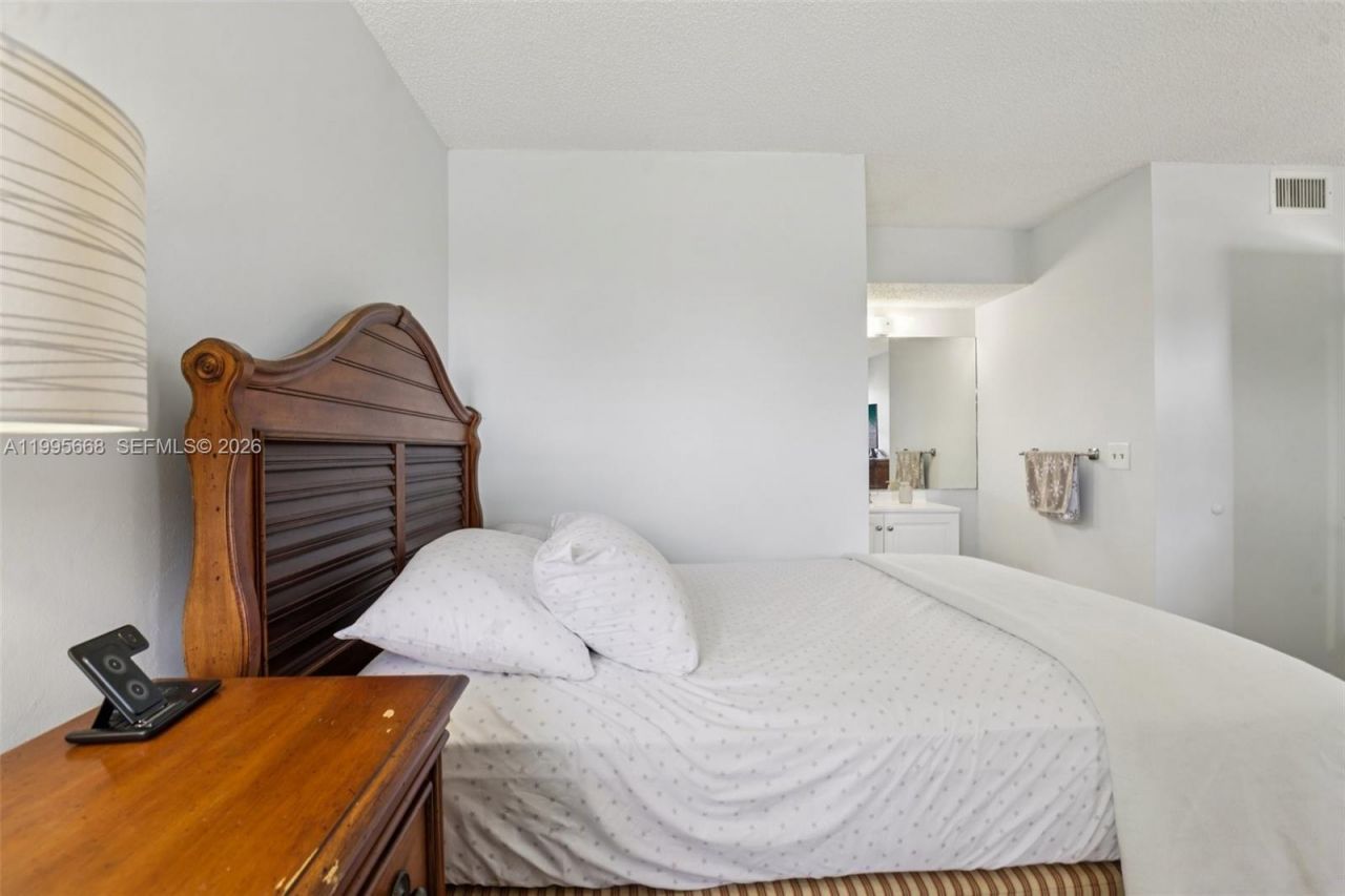 9930 Twin Lakes Dr, Unit 7-L, Coral Springs, FL 33071 Photo