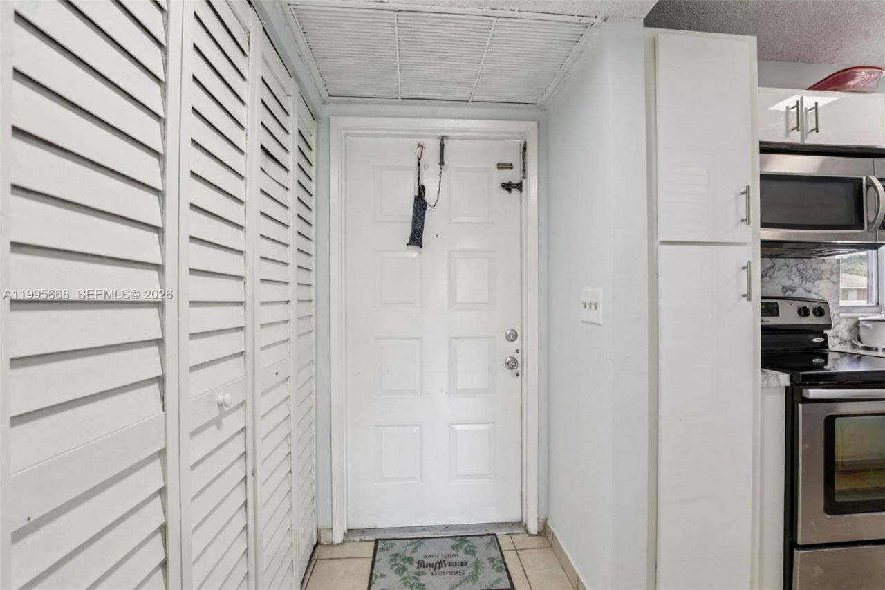 9930 Twin Lakes Dr, Unit 7-L, Coral Springs, FL 33071 Photo