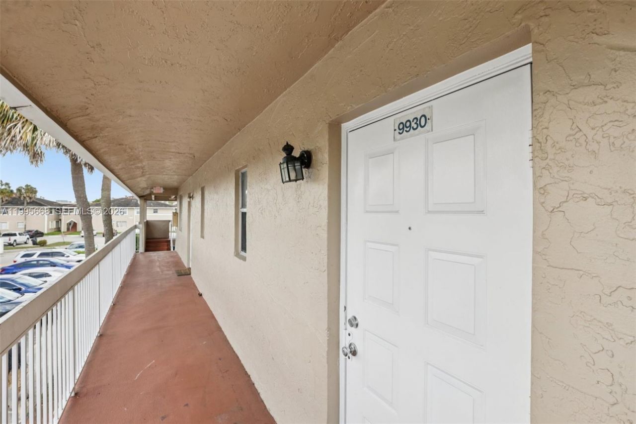 9930 Twin Lakes Dr, Unit 7-L, Coral Springs, FL 33071 Photo