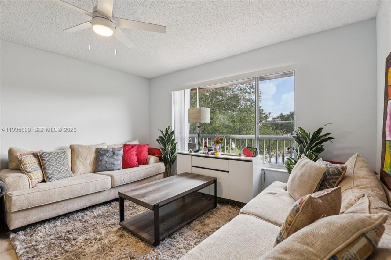 9930 Twin Lakes Dr, Unit 7-L, Coral Springs, FL 33071 Photo