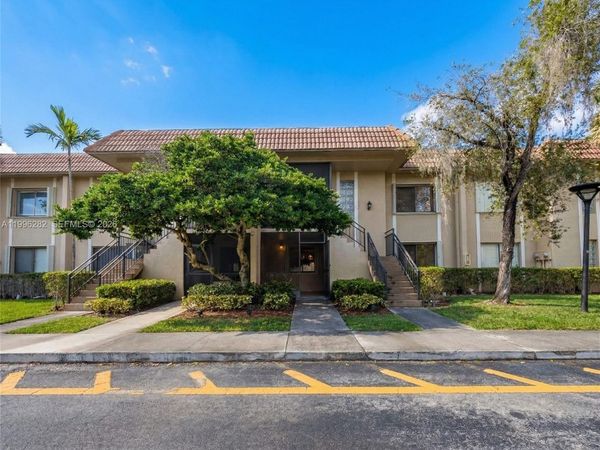 310 Lakeview Dr, Unit 105, Weston, FL 33326