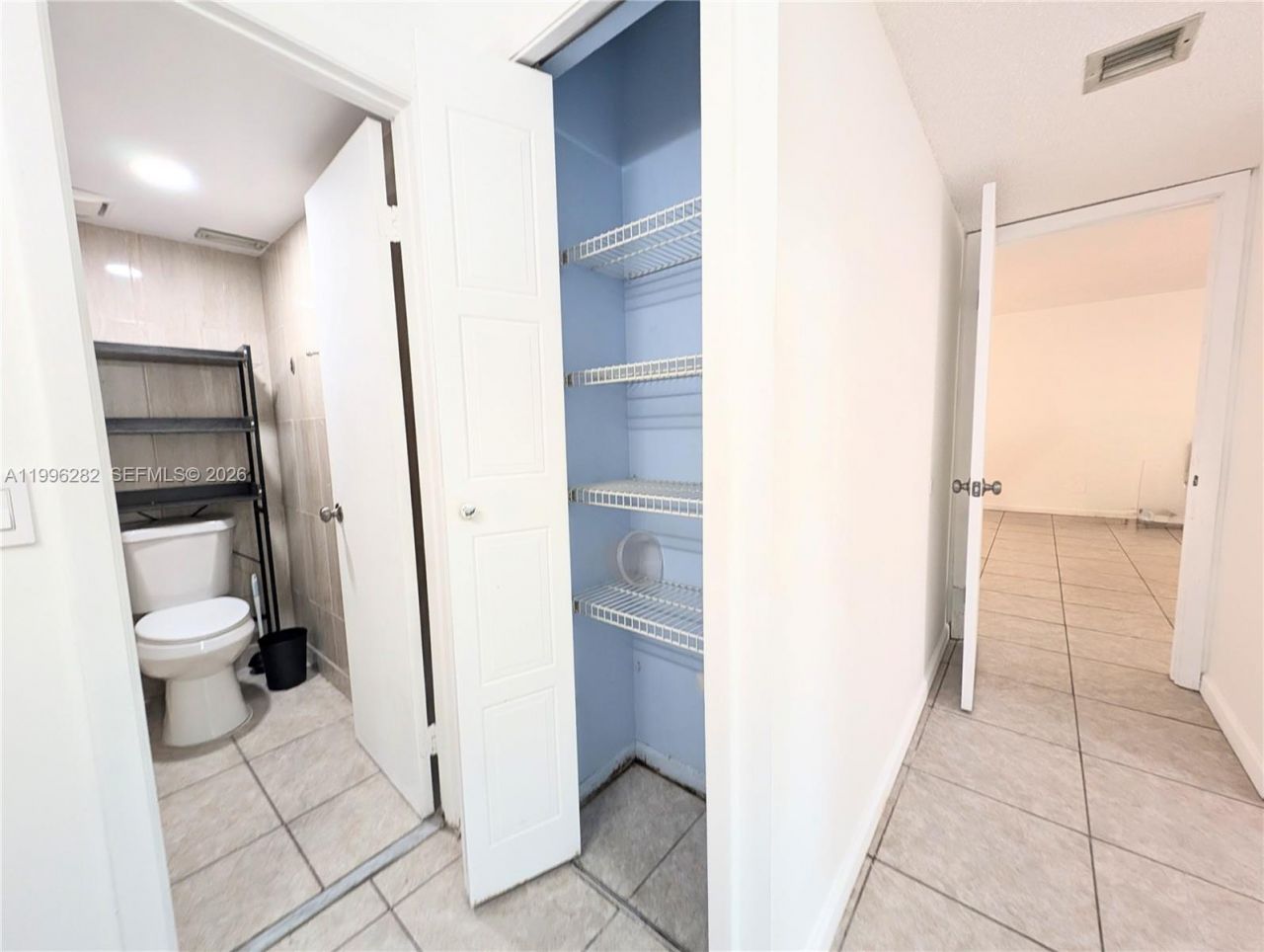 310 Lakeview Dr, Unit 105, Weston, FL 33326 Photo