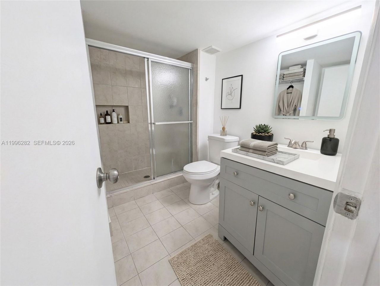 310 Lakeview Dr, Unit 105, Weston, FL 33326 Photo