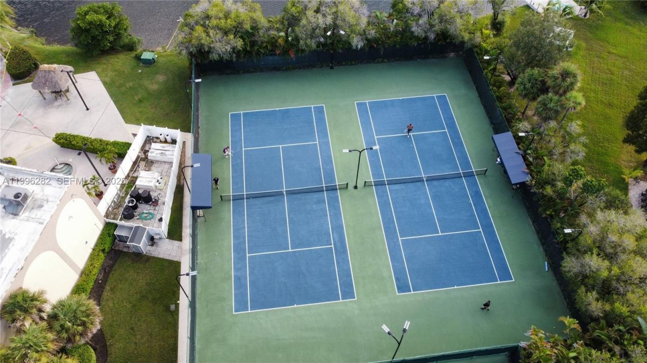 310 Lakeview Dr, Unit 105, Weston, FL 33326 Photo